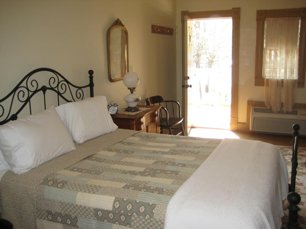 Hotel Backwoods Bed And Bath McGregor Exteriér fotografie